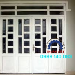 MẪU CỬA SẮT PANO ĐẸP GIÁ RẺ TẠI QUẬN 1 TPHCM