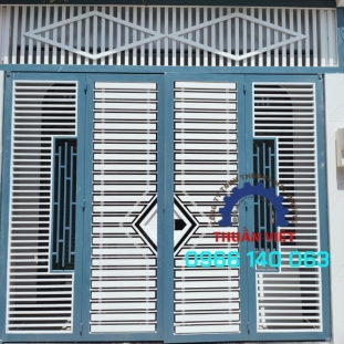 CỔNG SẮT MẠ KÉM MẪU MÃ ĐƠN GIẢN , RẺ ĐẸP THI CÔNG TẠI Q12 , Q2 , HÓC MÔN