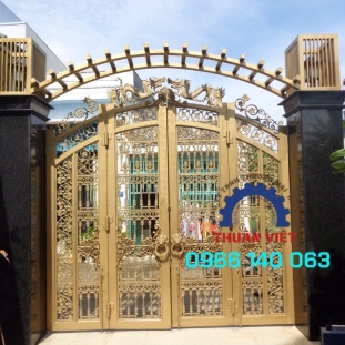 CỔNG SẮT MỸ NGHÊ VĂN HOA MẪU MÃ ĐẸP GIÁ RẺ TẠI Q12 TPHCM 