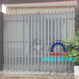 Cửa sắt giá rẻ tại quận 12tphcm
