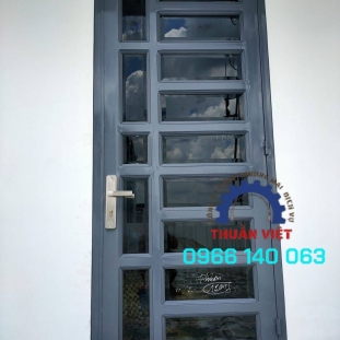 CỬA NHÔM XINGFA MÀU XÁM CHẤT LƯỢNG GIÁ RẺ NHẤT TPHCM