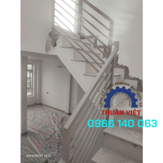 TAY VỊN CẦU THANG SẮT GIÁ RẺ ĐẸP HÓC MÔN QUẬN 12
