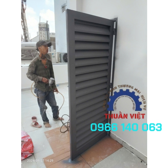 CỬA NHÔM XÁM CAO CẤP GIÁ RẺ HÓC MÔN
