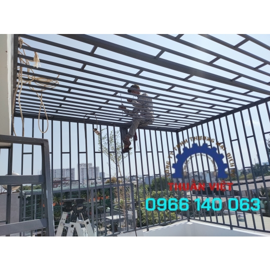 Mái tôn hàng rào bảo vệ tai phú nhuận tphcm