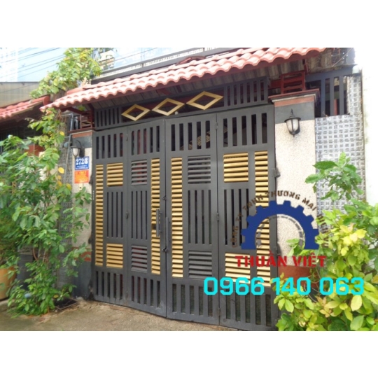 CỔNG SẮT MỸ NGHÊ VĂN HOA MẪU MÃ ĐẸP GIÁ RẺ TẠI Q12 TPHCM 