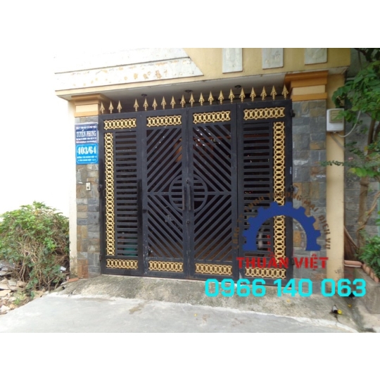 CỔNG SẮT MỸ NGHÊ VĂN HOA MẪU MÃ ĐẸP GIÁ RẺ TẠI Q12 TPHCM 