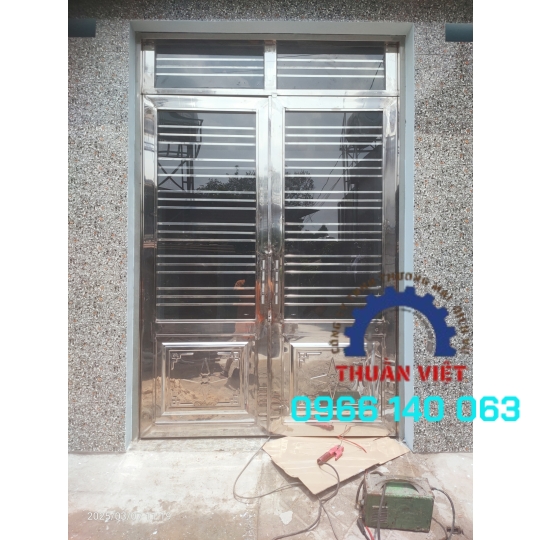 Cửa inox giá rẻ tại quận 12 tphcm 