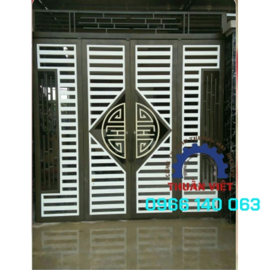 CỔNG SẮT MÀU ĐEN TRẮNG ĐẸP CAO CẤP HÓC MÔN MS02