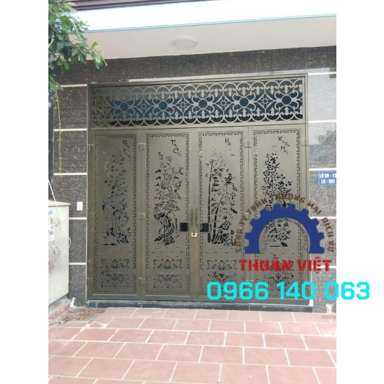 CỔNG SẮT ĐIÊU KHẮC MỸ NGHỆ MÀU VÀNG ĐỒNG ĐẬM
