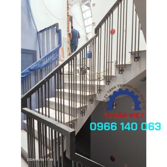 TAY VỊN CẦU THANG ĐƠN GIẢN GIÁ RẺ TẠI Q12 TPHCM